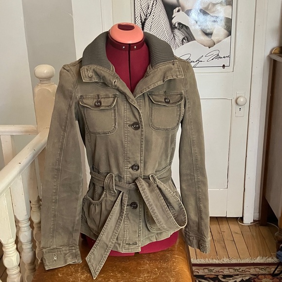 Structured Army Green Belted Utility Jacket – Fitted, Cotton/Spandex Blend - Picture 2 of 10